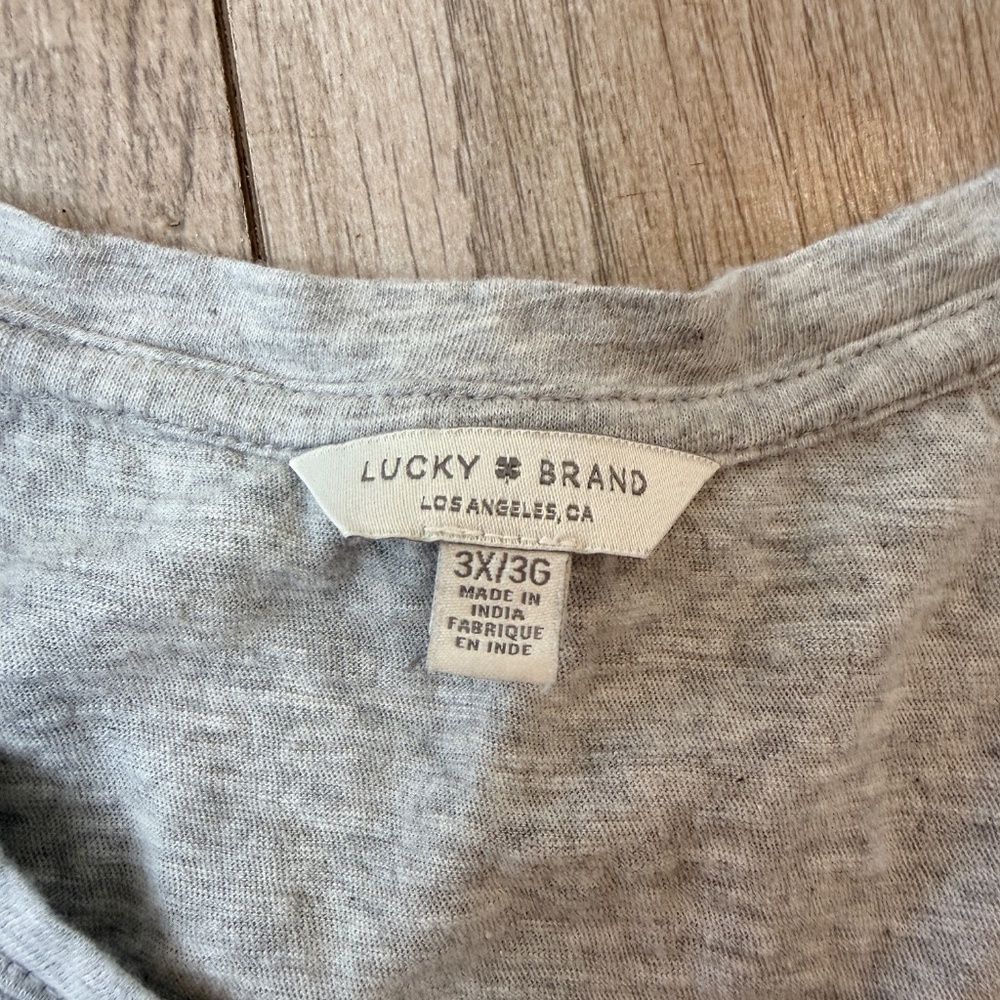 Lucky Brand Tee Embroidered Daisy’s Heathered grey size 3x - Picture 3 of 9